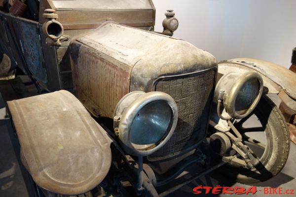 111/A - Museo Automovilistico de Málaga