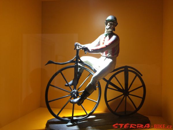 08/E. Moto velo musée, Domazan – Francie