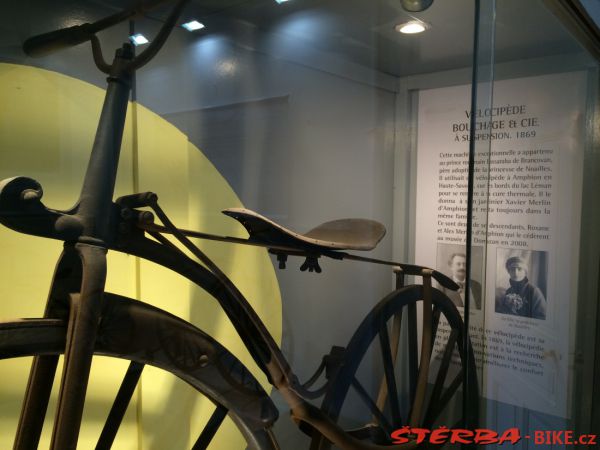 08/E. Moto velo musée, Domazan – Francie