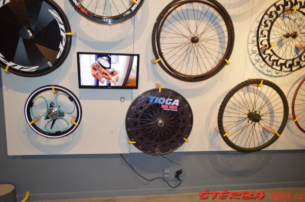 213 - "2 X 200" – Bicycle Exhibition Jerusalem