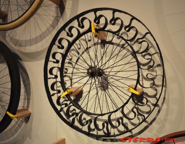 213 - "2 X 200" – Bicycle Exhibition Jerusalem