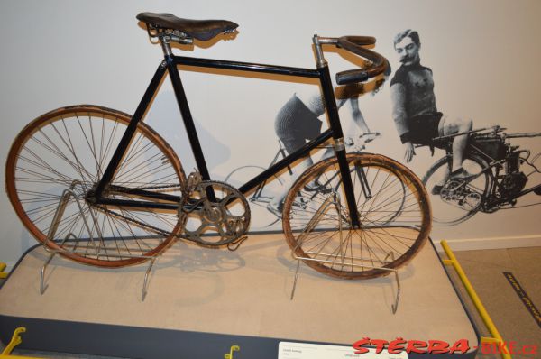 213 - "2 X 200" – Bicycle Exhibition Jerusalem