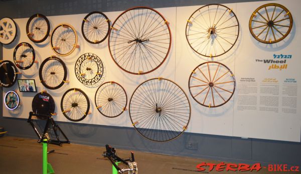 213 - "2 X 200" – Bicycle Exhibition Jerusalem