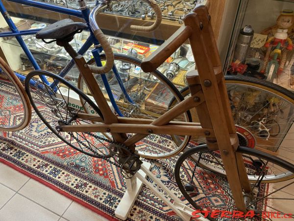 279/A.  Museo di Biciclette - Riva del Garda