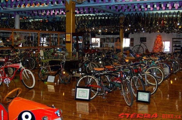 299/A - Bicycle Heaven, USA