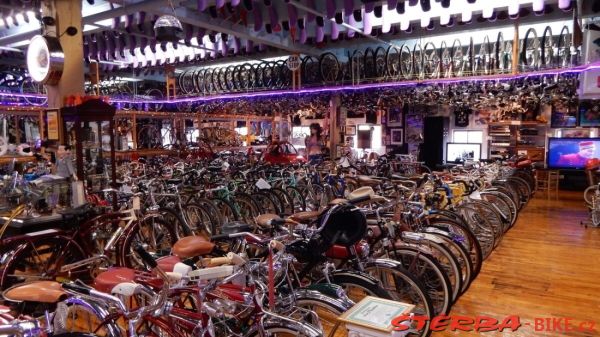 299/A - Bicycle Heaven, USA