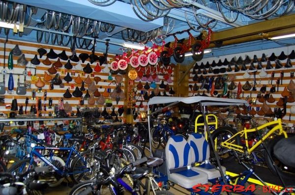 299/A - Bicycle Heaven, USA