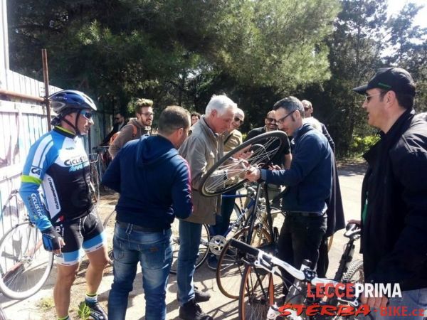 313/C - Help of Francesco Moser